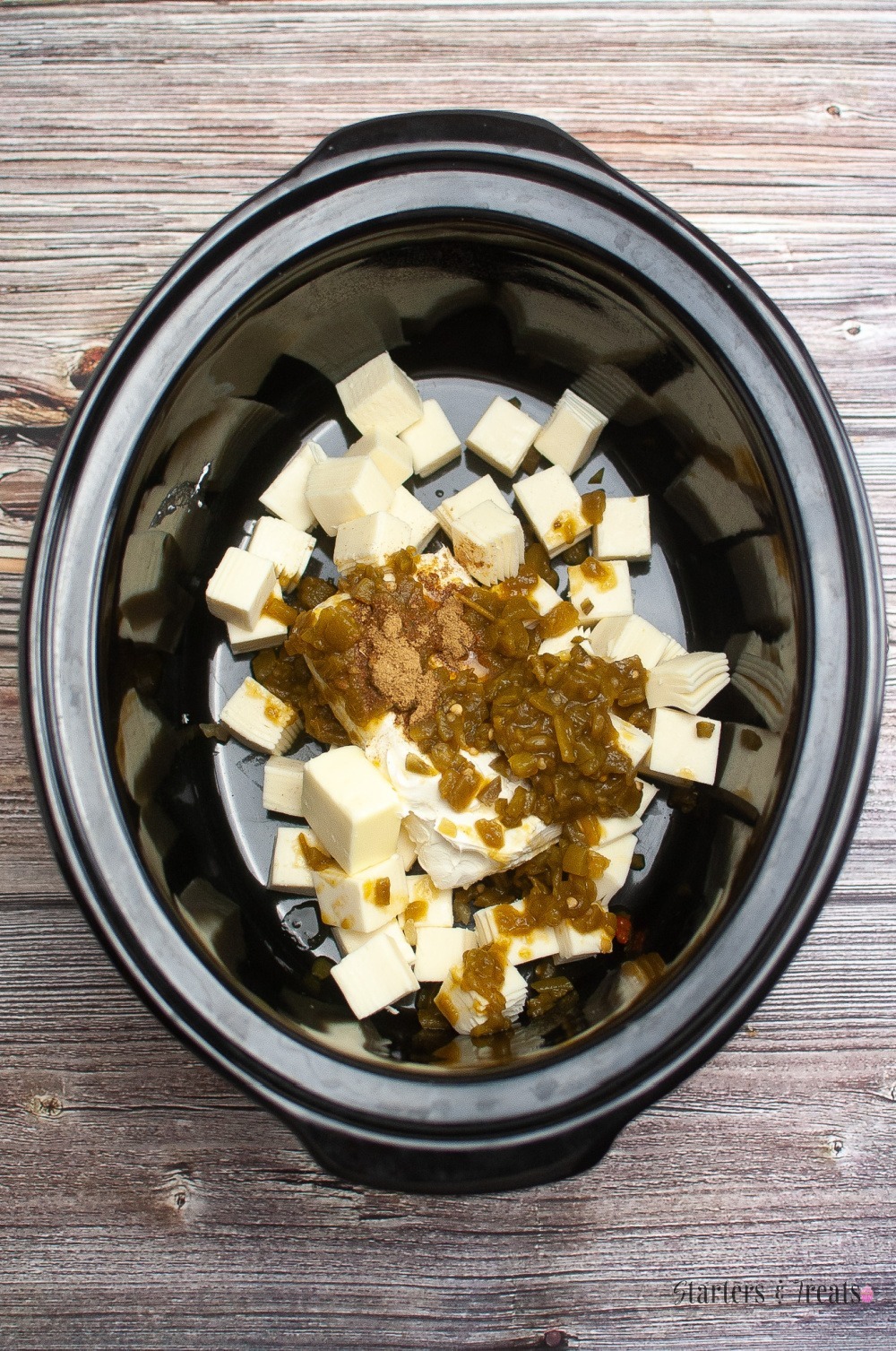 Crockpot Queso Blanco dip Starters and Treats