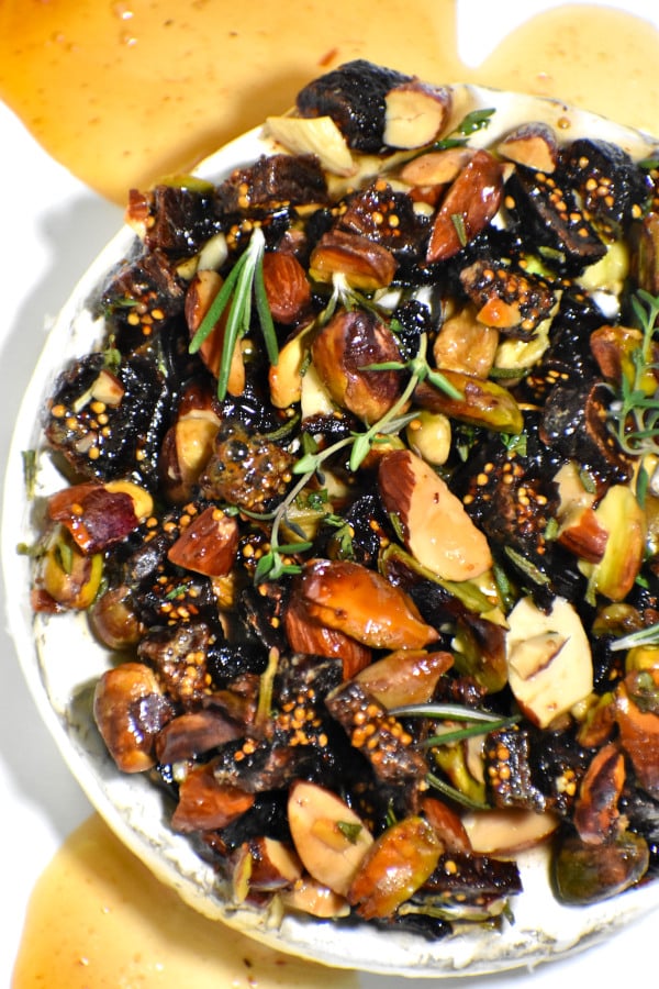 Easy baked brie with nuts